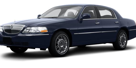 LINCOLN TOWN CAR 2008 2LNHM82V18X652911 image